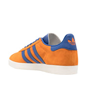 Załaduj obraz do przeglądarki galerii, ADIDAS GAZELLE GY7374 BRIGHT ORANGE BUTY MĘSKIE