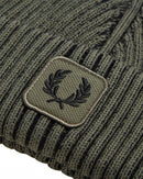 Załaduj obraz do przeglądarki galerii, Fred Perry czapka zimowa zielona bawełniana