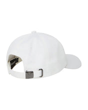 Załaduj obraz do przeglądarki galerii, Lyle & Scott Baseball Cap White czapka z daszkiem