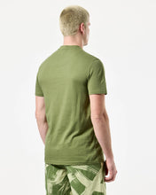 Załaduj obraz do przeglądarki galerii, WEEKEND OFFENDER ADACHI CAMO SAPLING GREEN T-SHIRT