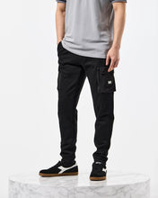 Załaduj obraz do przeglądarki galerii, WEEKEND OFFENDER LIPPI JOGGER PANTS BLACK SPODNIE