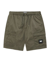 Załaduj obraz do przeglądarki galerii, WEEKEND OFFENDER UPTOWN UTILITY SHORTS CASTLE GREEN SPODENKI