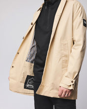 Załaduj obraz do przeglądarki galerii, Weekend Offender Whitehouse Mac Jacket Stone płaszcz