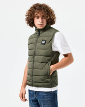 Załaduj obraz do przeglądarki galerii, WEEKEND OFFENDER GACHA PADDED GILET CASTLE GREEN BEZRĘKAWNIK
