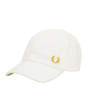 Load image into Gallery viewer, Fred Perry Pique Classic Cap Snow White czapka z daszkiem
