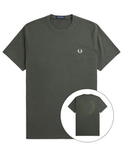 Załaduj obraz do przeglądarki galerii, FRED PERRY LAUREL WREATH GRAPHIC FIELD GREEN T-SHIRT
