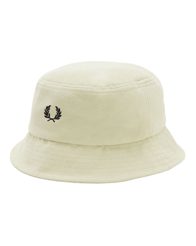 FRED PERRY PIQUE BUCKET HAT LIGHT OYSTER