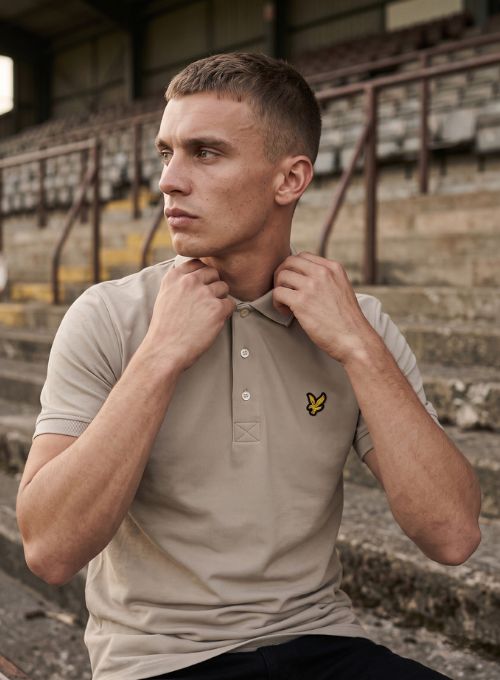 Męska odzież Lyle & Scott - ikoniczne kurtki i swetry z orłem na Casual Authentic