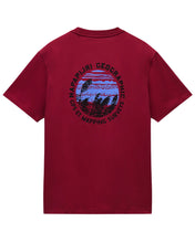 Załaduj obraz do przeglądarki galerii, NAPAPIJRI S-VIGNONI BACK TIBETAN RED T-SHIRT
