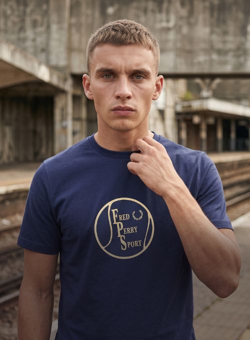 Odzież męska Fred Perry - kultowe koszulki polo z wieńcem laurowym na Casual Authentic