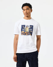 Załaduj obraz do przeglądarki galerii, WEEKEND OFFENDER LEO GREGORY TEE WHITE T-SHIRT

